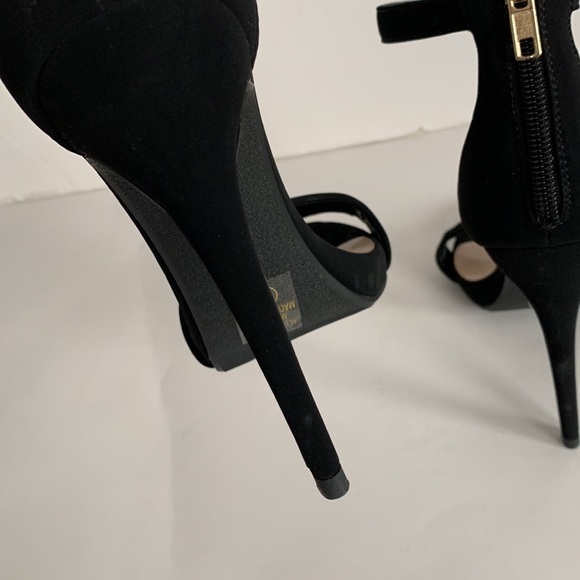 Heart in D Ankle Strap Sandals - Picture 7 of 13